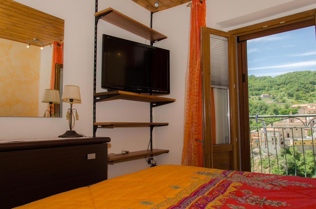 B&B La Perla Nelle Dolomiti カステルメッツァーノ 部屋 写真