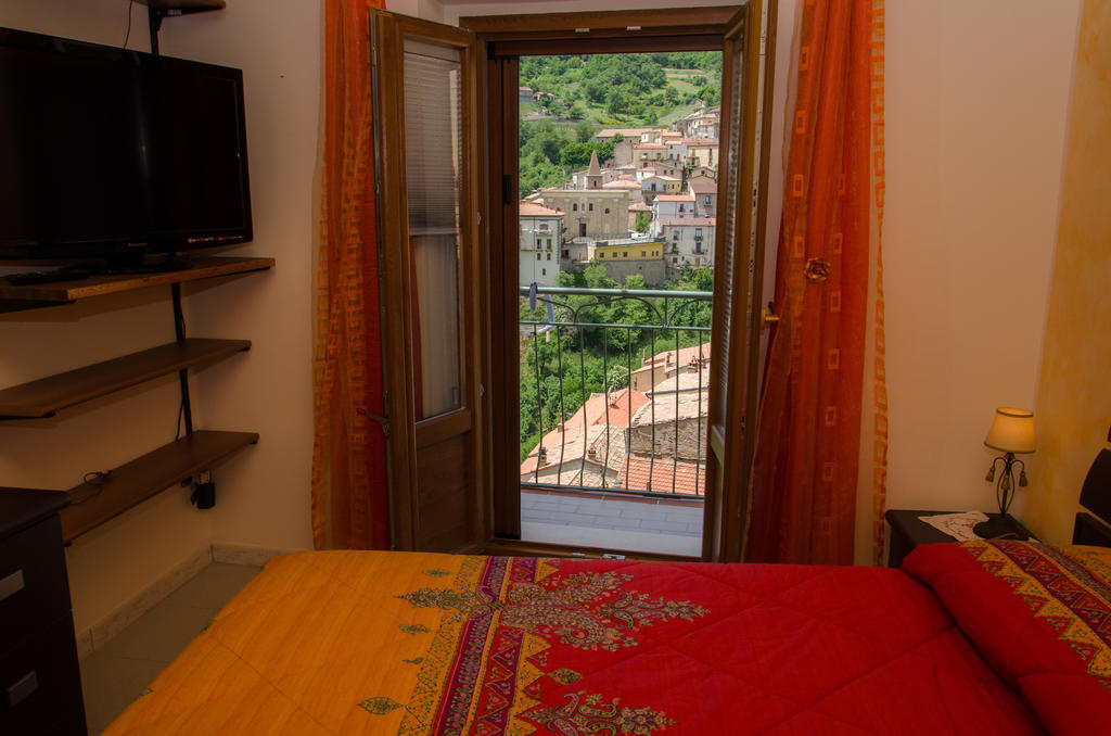 B&B La Perla Nelle Dolomiti カステルメッツァーノ 部屋 写真